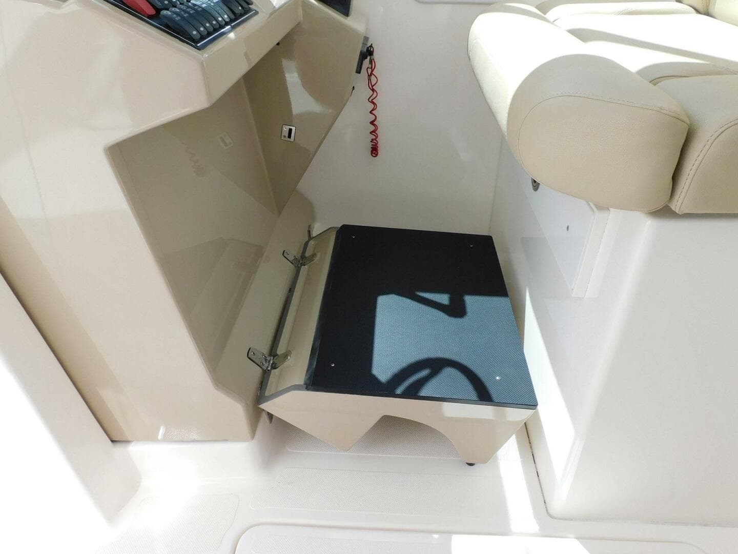 2016 Pursuit 325 Dual Console — photo 16