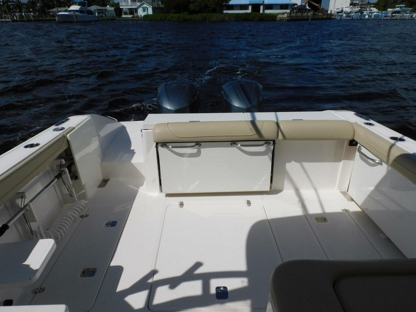 2016 Pursuit 325 Dual Console — photo 32