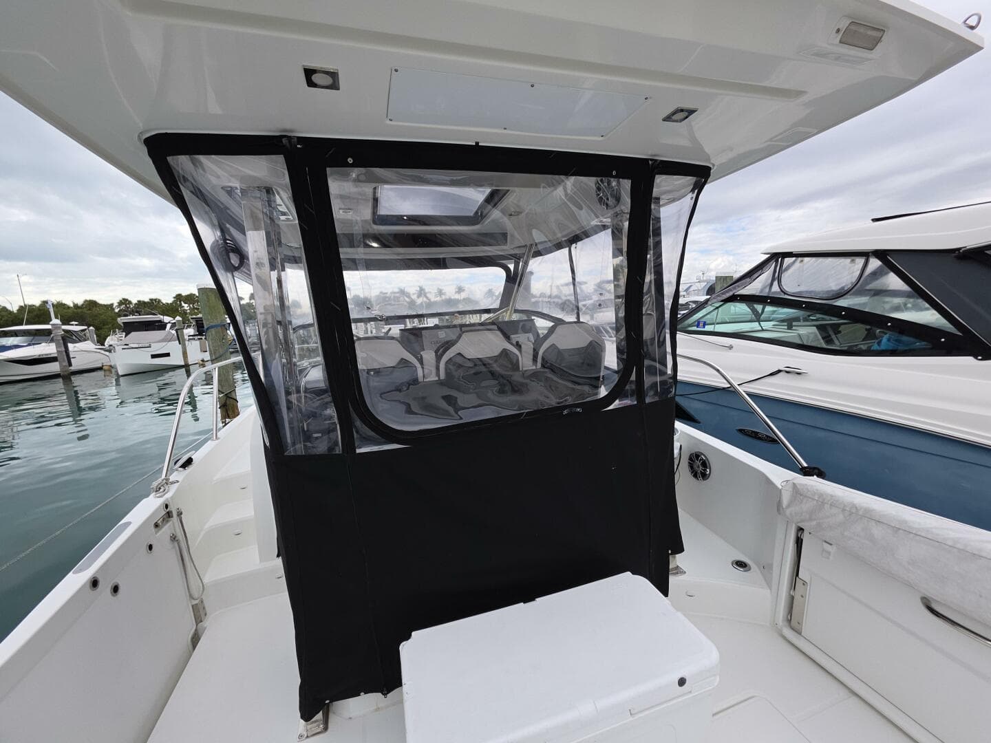 2022 Jeanneau Leader 10.5 WA Series 2 — photo 6
