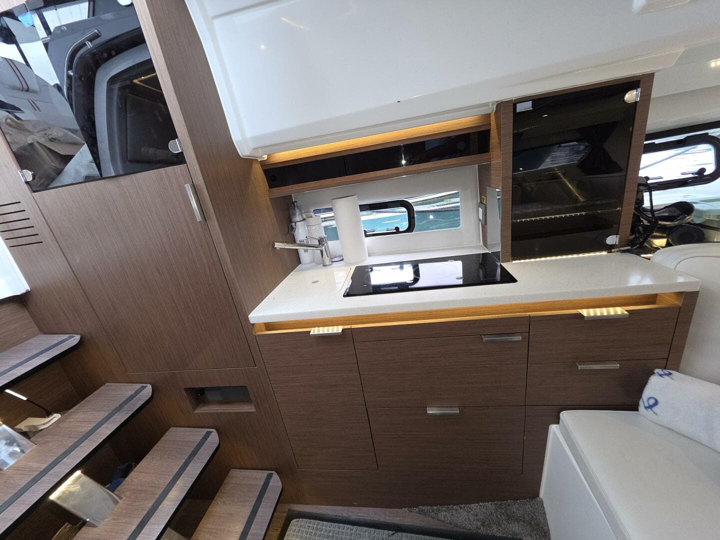 2022 Jeanneau Leader 10.5 WA Series 2 — photo 16