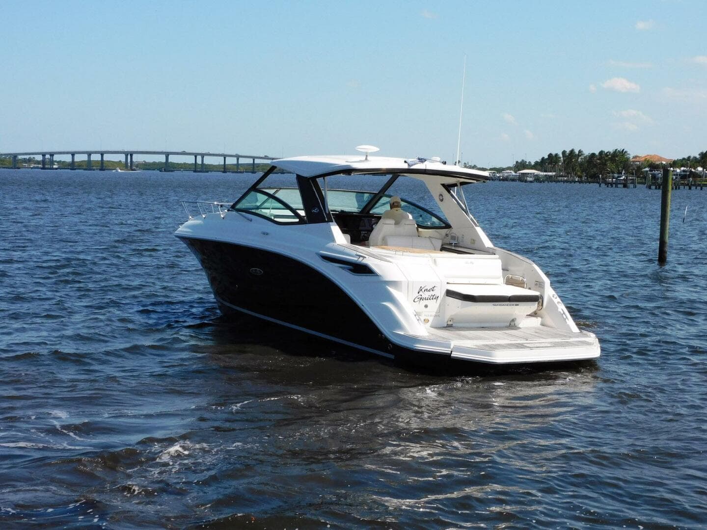 2018 Sea Ray 320 Sundancer — photo 4