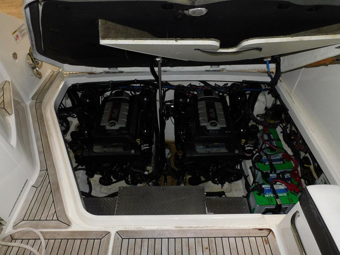 2018 Sea Ray 320 Sundancer — photo 34