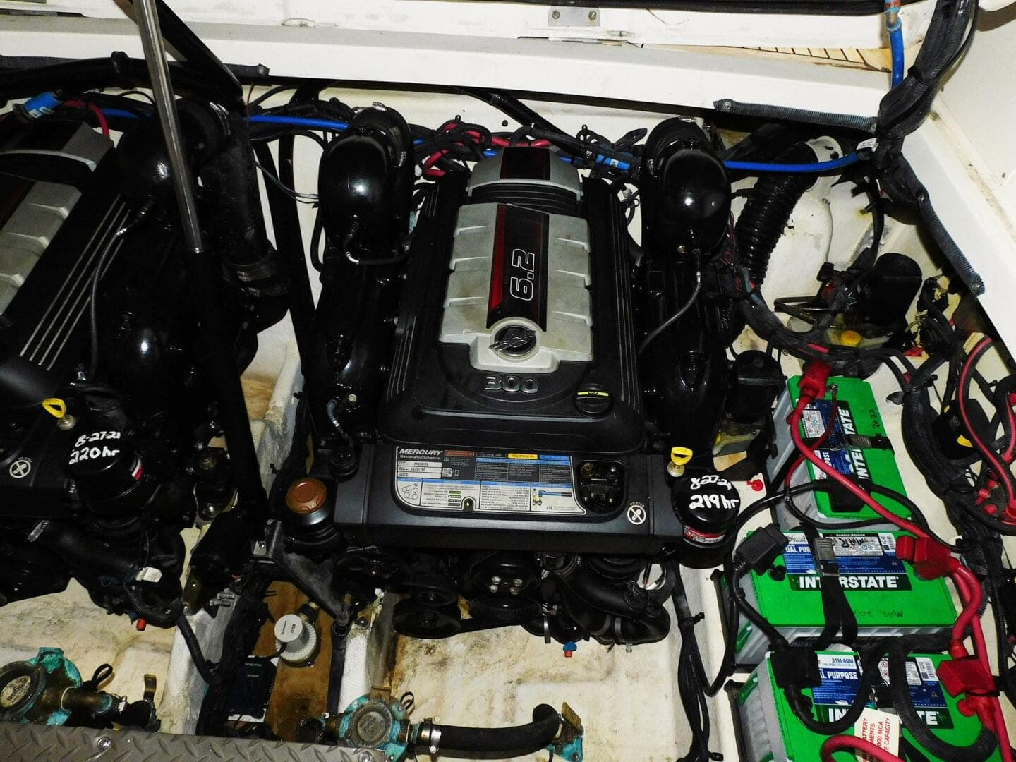 2018 Sea Ray 320 Sundancer — photo 36