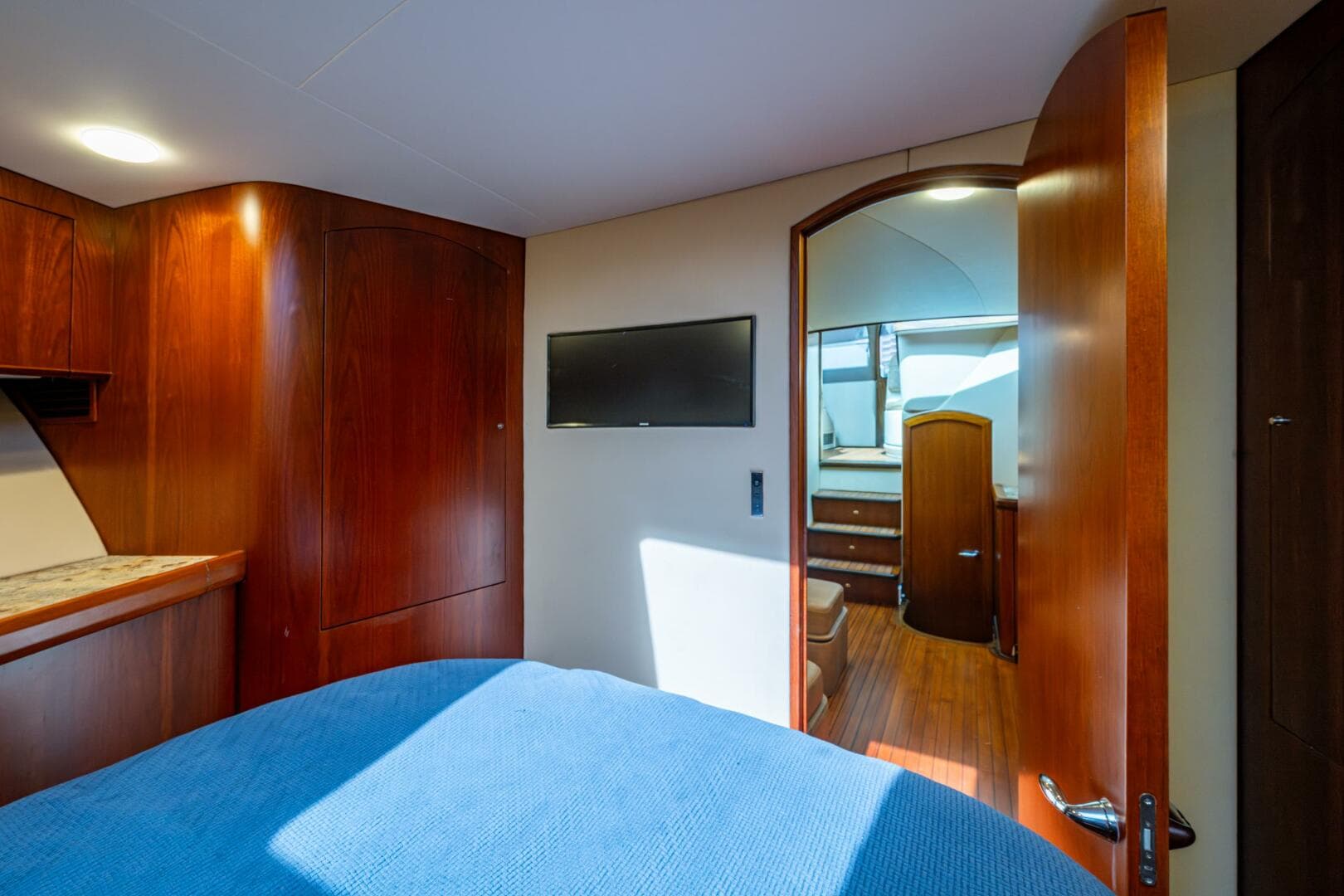 2017 Custom Carolina French Yachts Custom Express Sportfish — photo 29