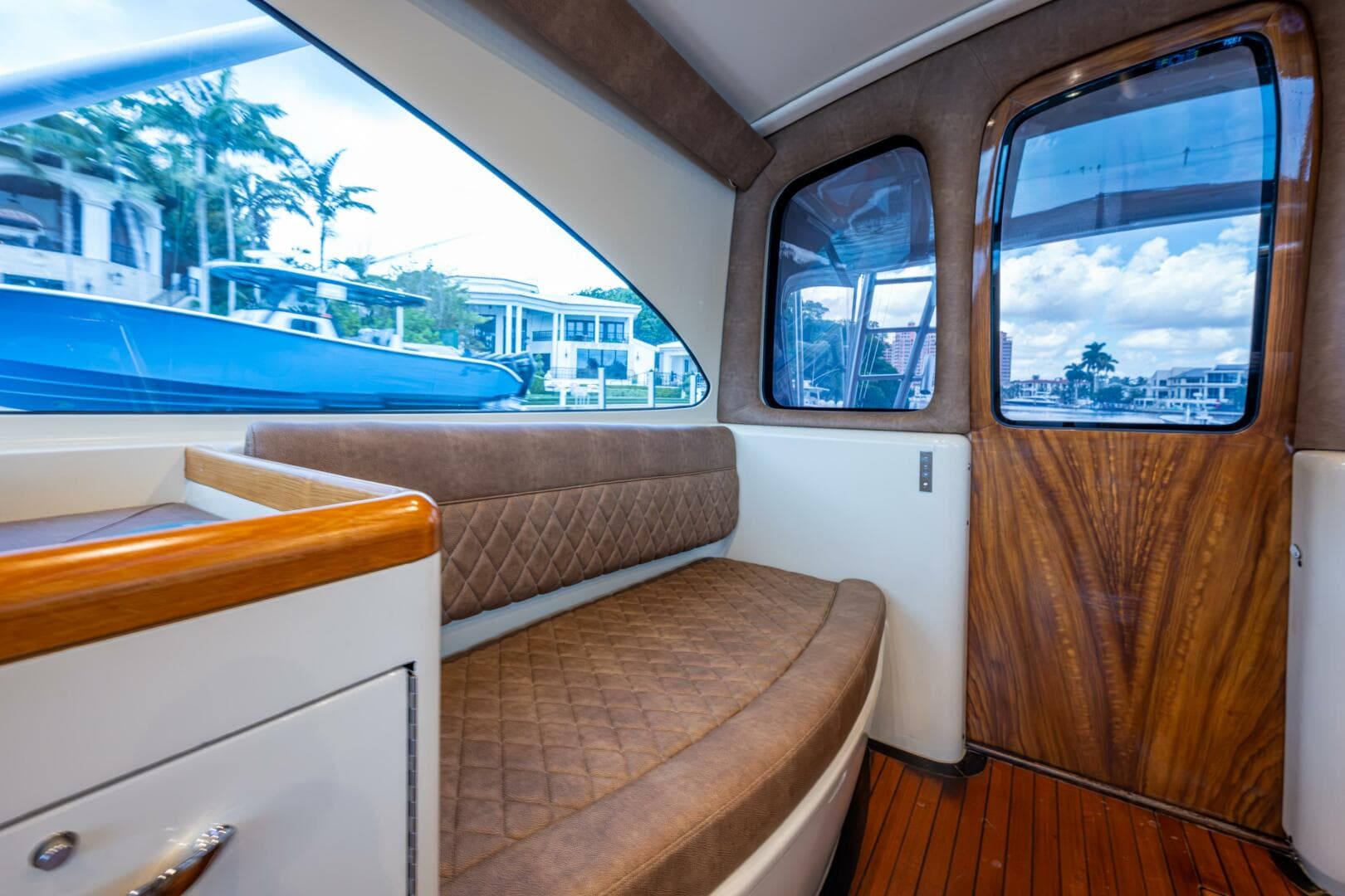 2017 Custom Carolina French Yachts Custom Express Sportfish — photo 17