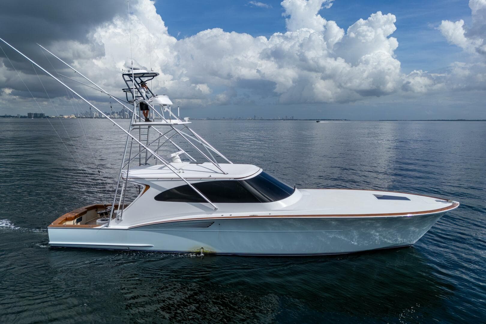 2017 Custom Carolina French Yachts Custom Express Sportfish — photo 2