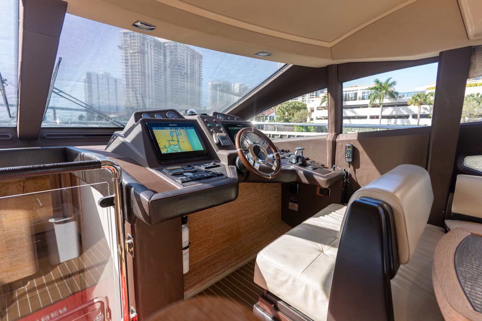 2014 Azimut 64 Flybridge — photo 30