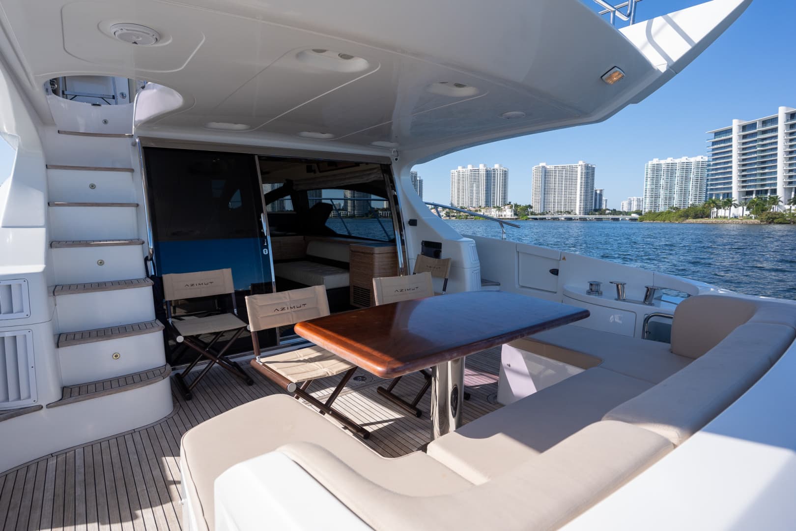 2014 Azimut 64 Flybridge — photo 41