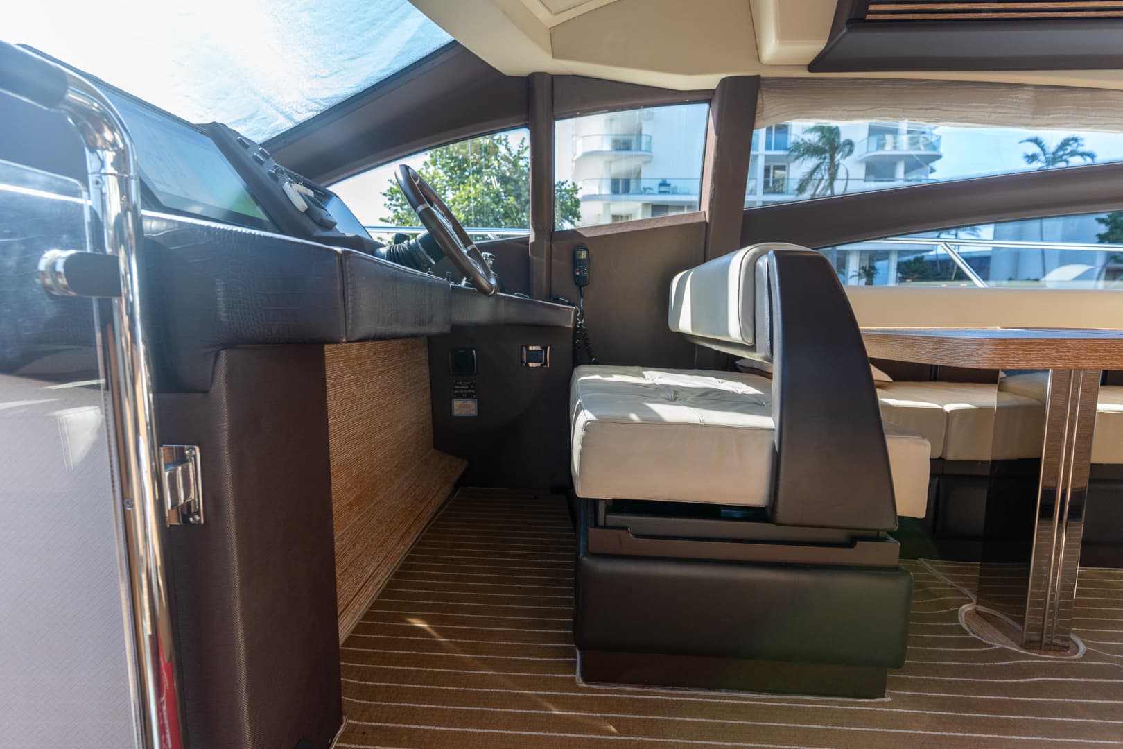 2014 Azimut 64 Flybridge — photo 26