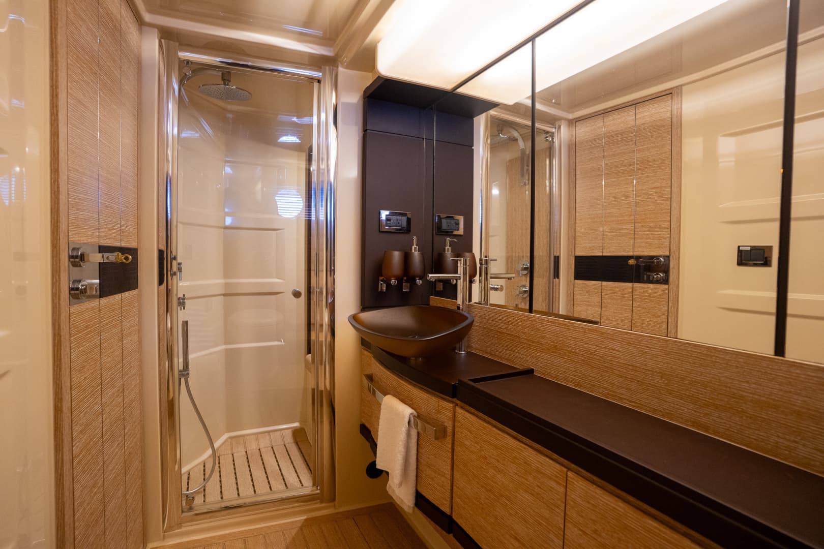 2014 Azimut 64 Flybridge — photo 17