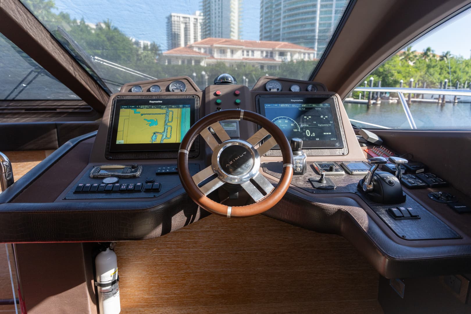 2014 Azimut 64 Flybridge — photo 24