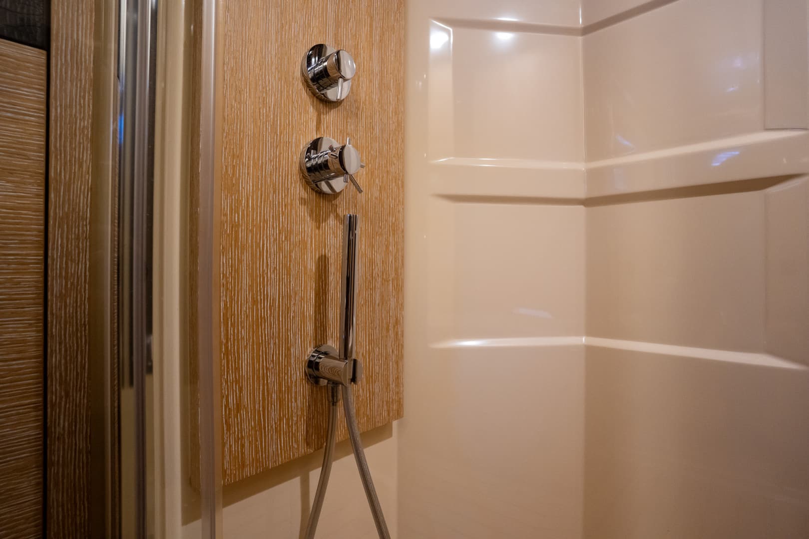 2014 Azimut 64 Flybridge — photo 21