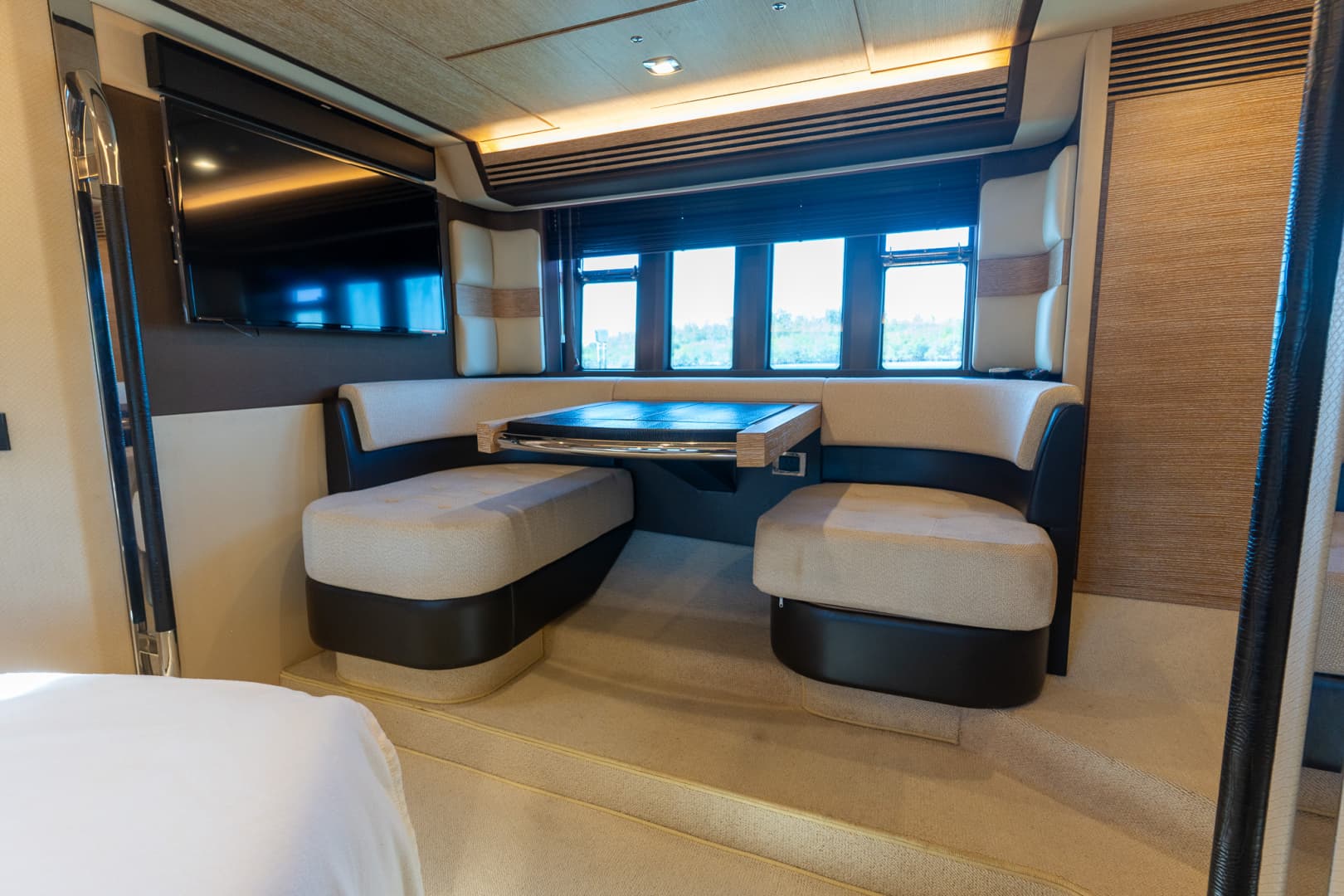 2014 Azimut 64 Flybridge — photo 52