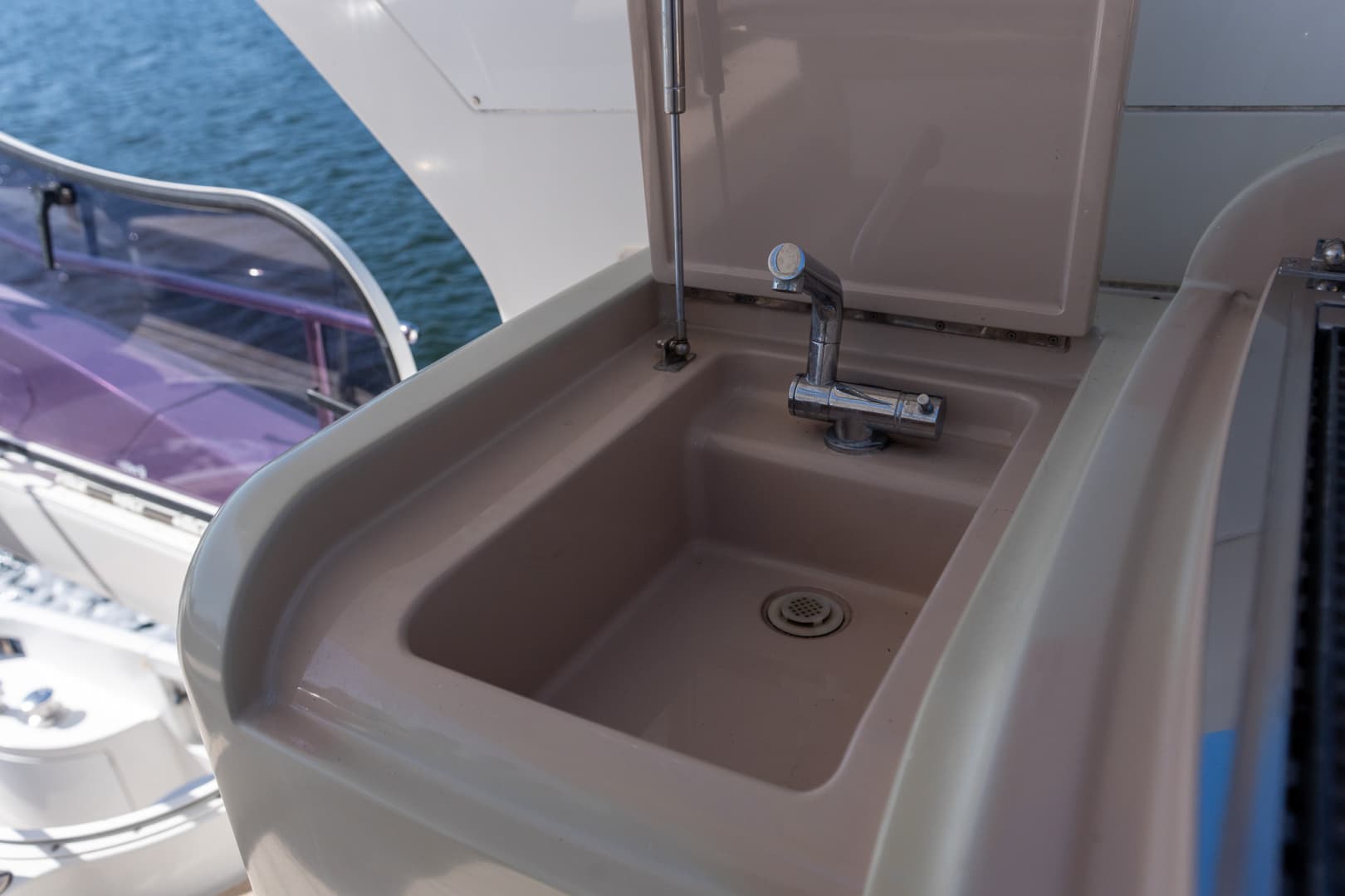 2014 Azimut 64 Flybridge — photo 61