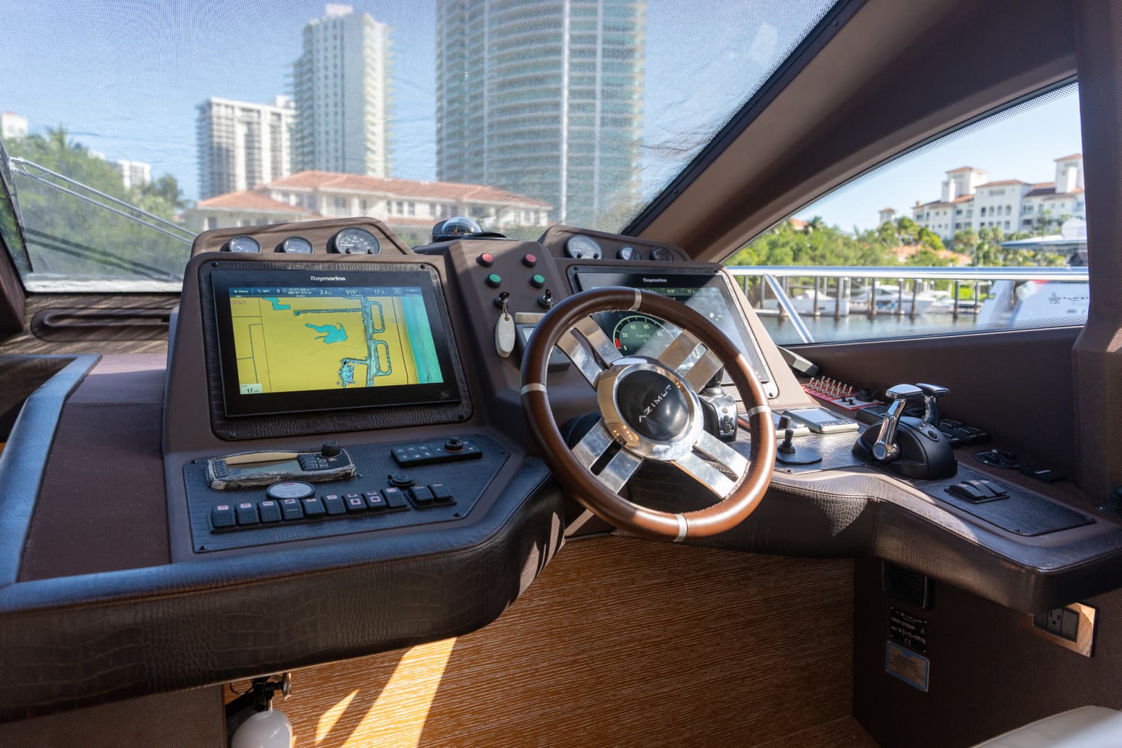 2014 Azimut 64 Flybridge — photo 23