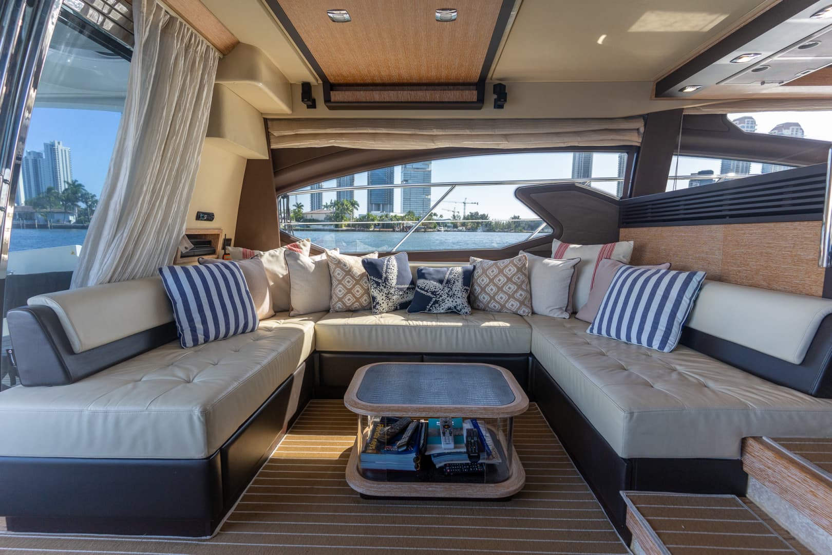 2014 Azimut 64 Flybridge — photo 36