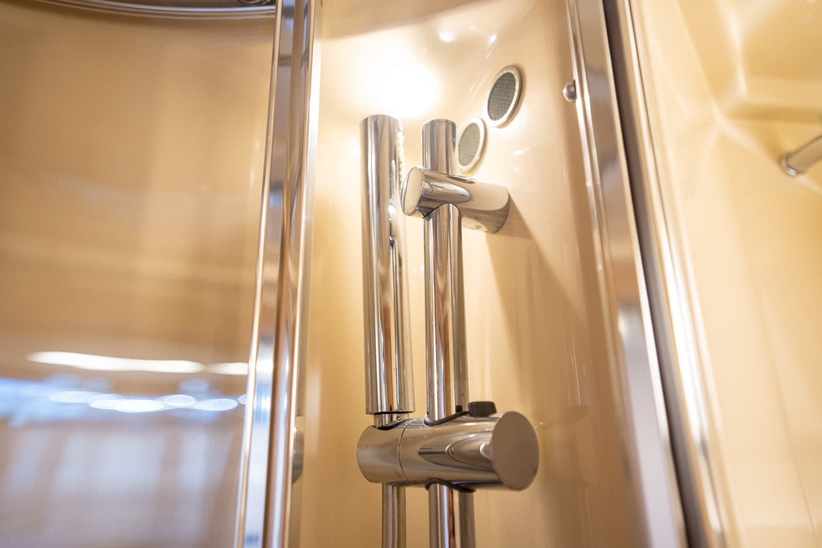 2014 Azimut 64 Flybridge — photo 8