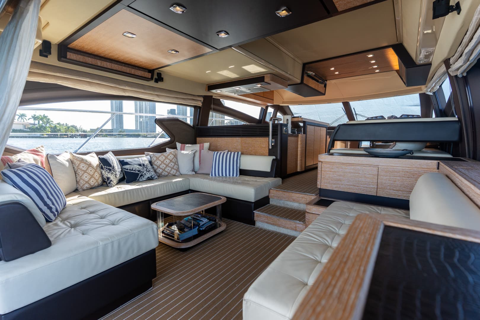 2014 Azimut 64 Flybridge — photo 33