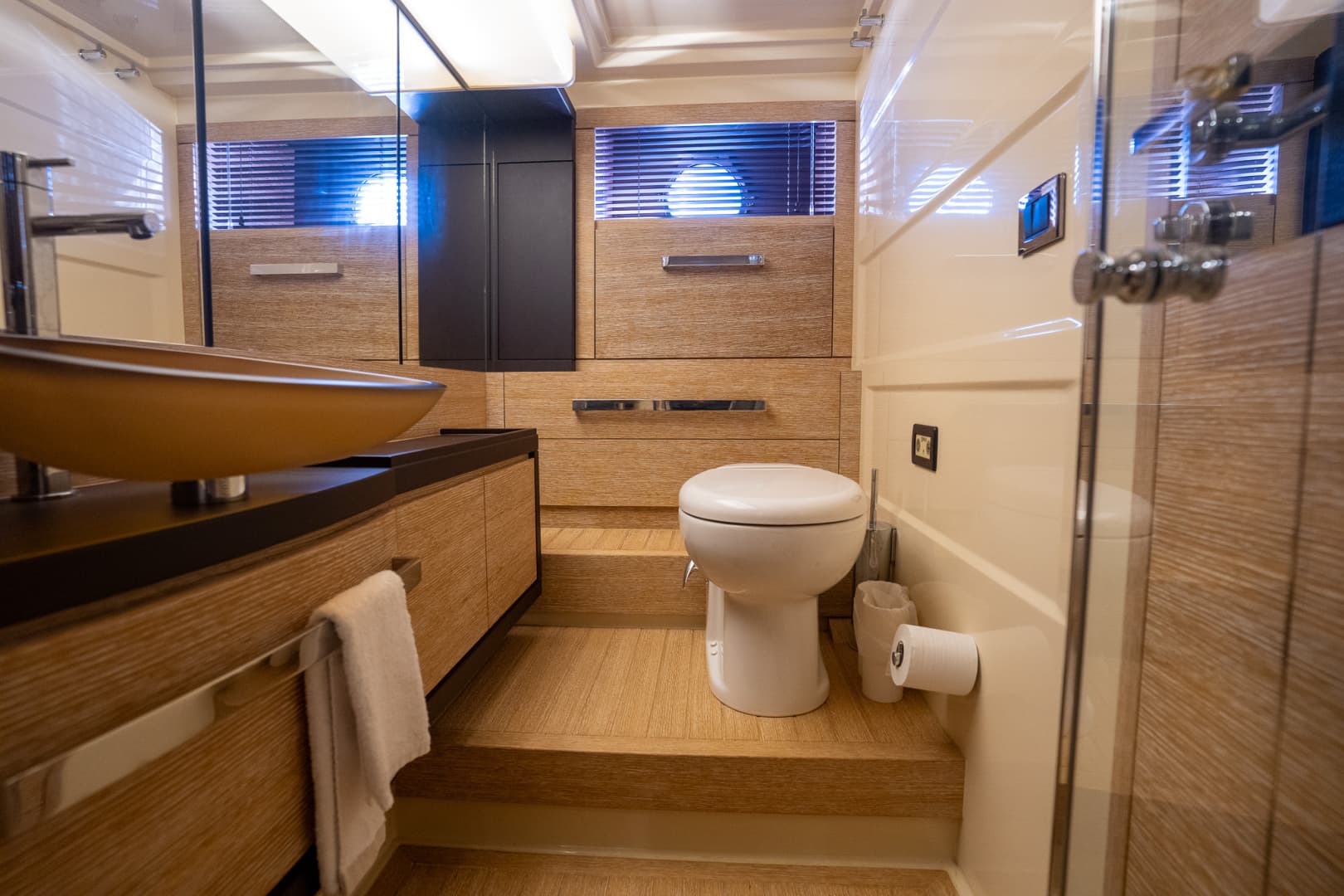 2014 Azimut 64 Flybridge — photo 22