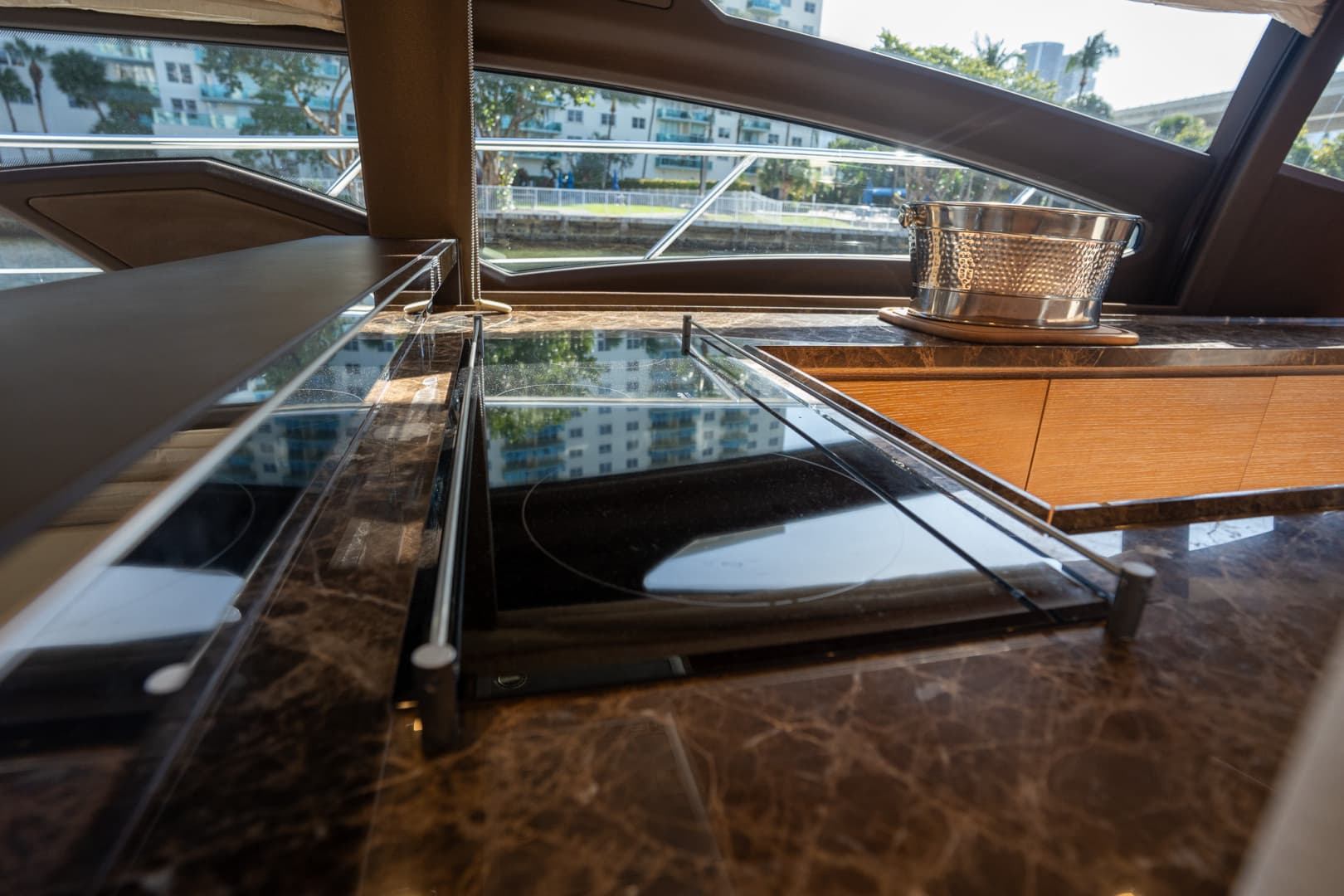 2014 Azimut 64 Flybridge — photo 32