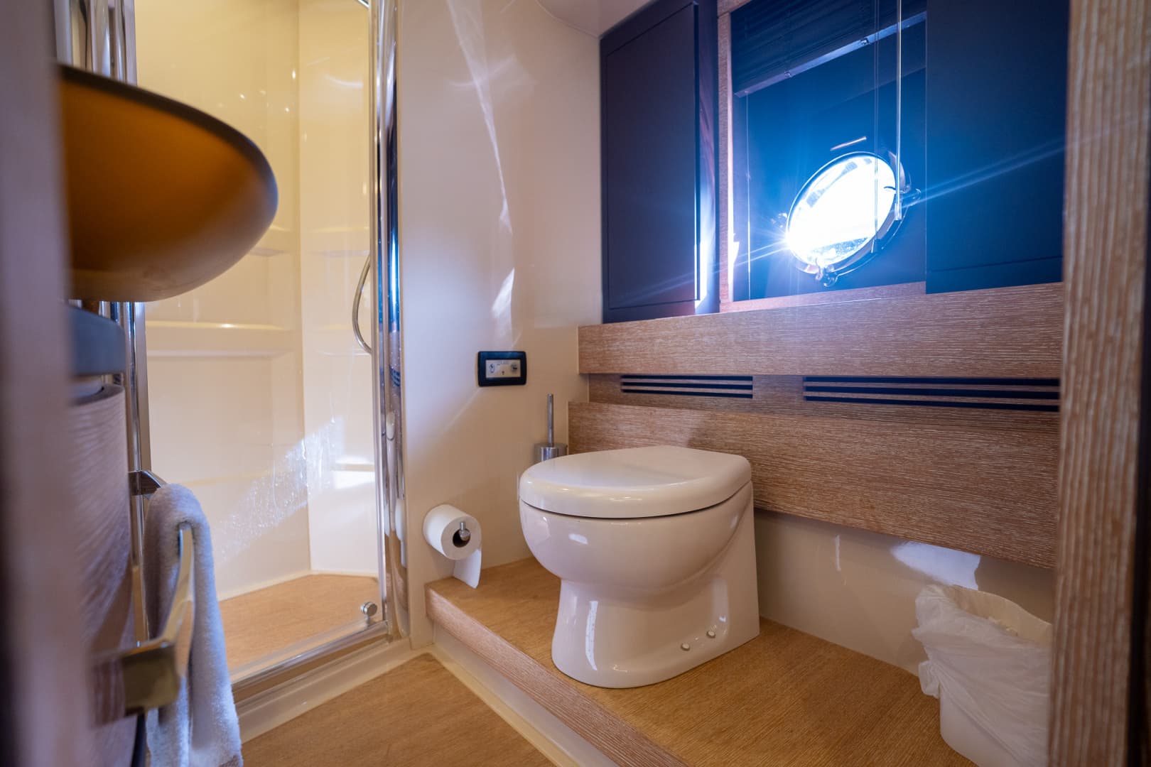 2014 Azimut 64 Flybridge — photo 12