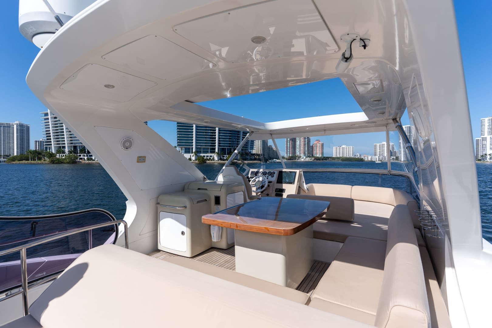 2014 Azimut 64 Flybridge — photo 57