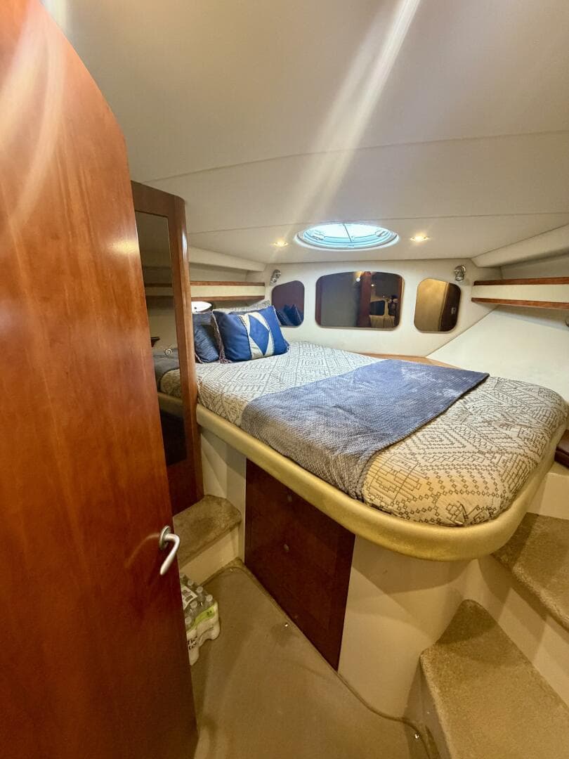2007 Cruisers Yachts 370 Express — photo 4