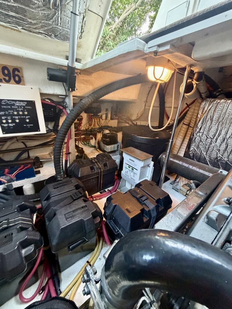 2007 Cruisers Yachts 370 Express — photo 25