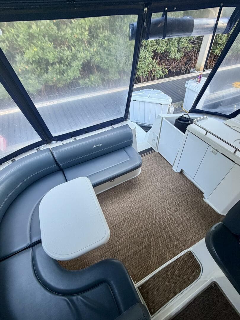 2007 Cruisers Yachts 370 Express — photo 23