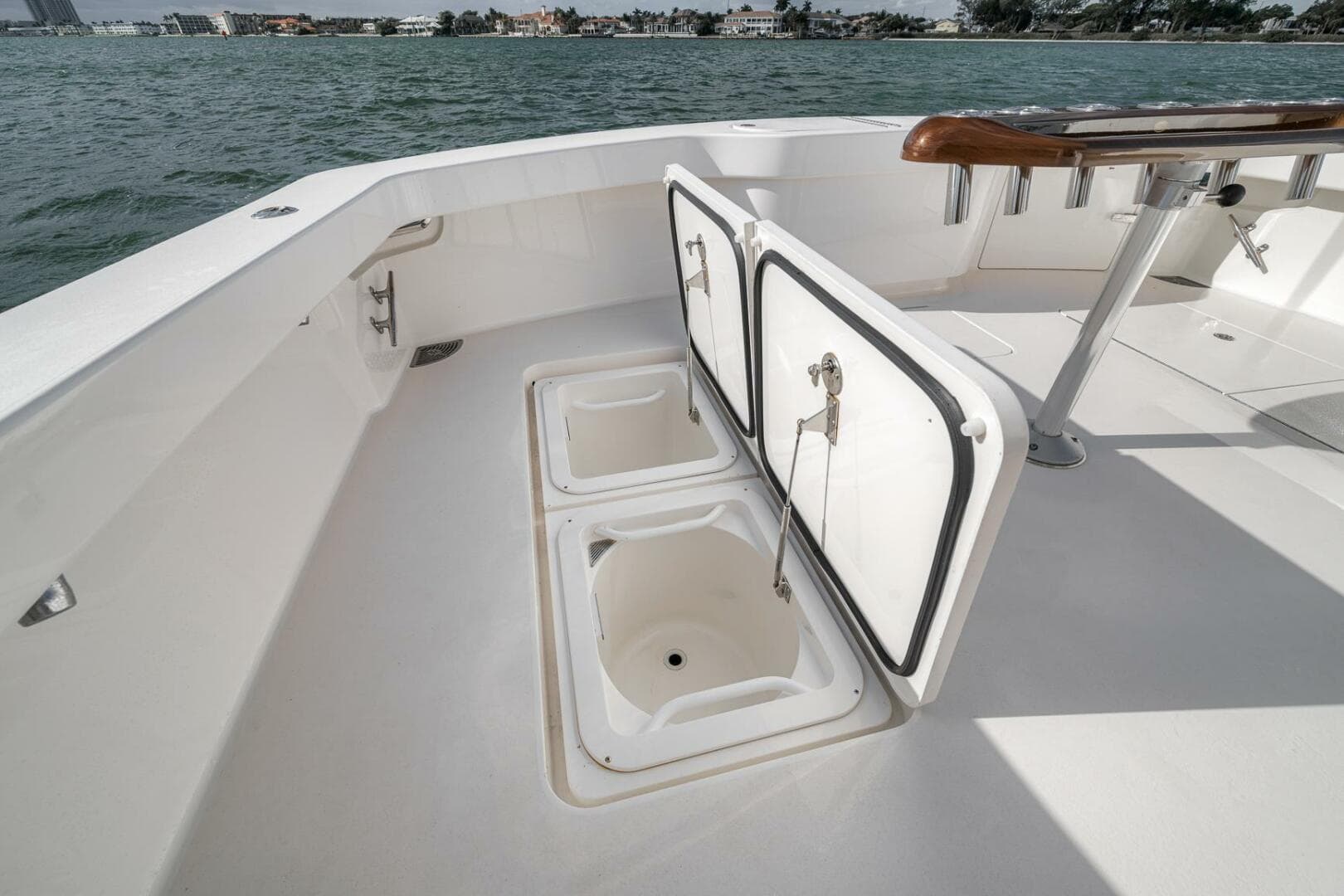 2015 Viking 52 Sport Coupe — photo 30