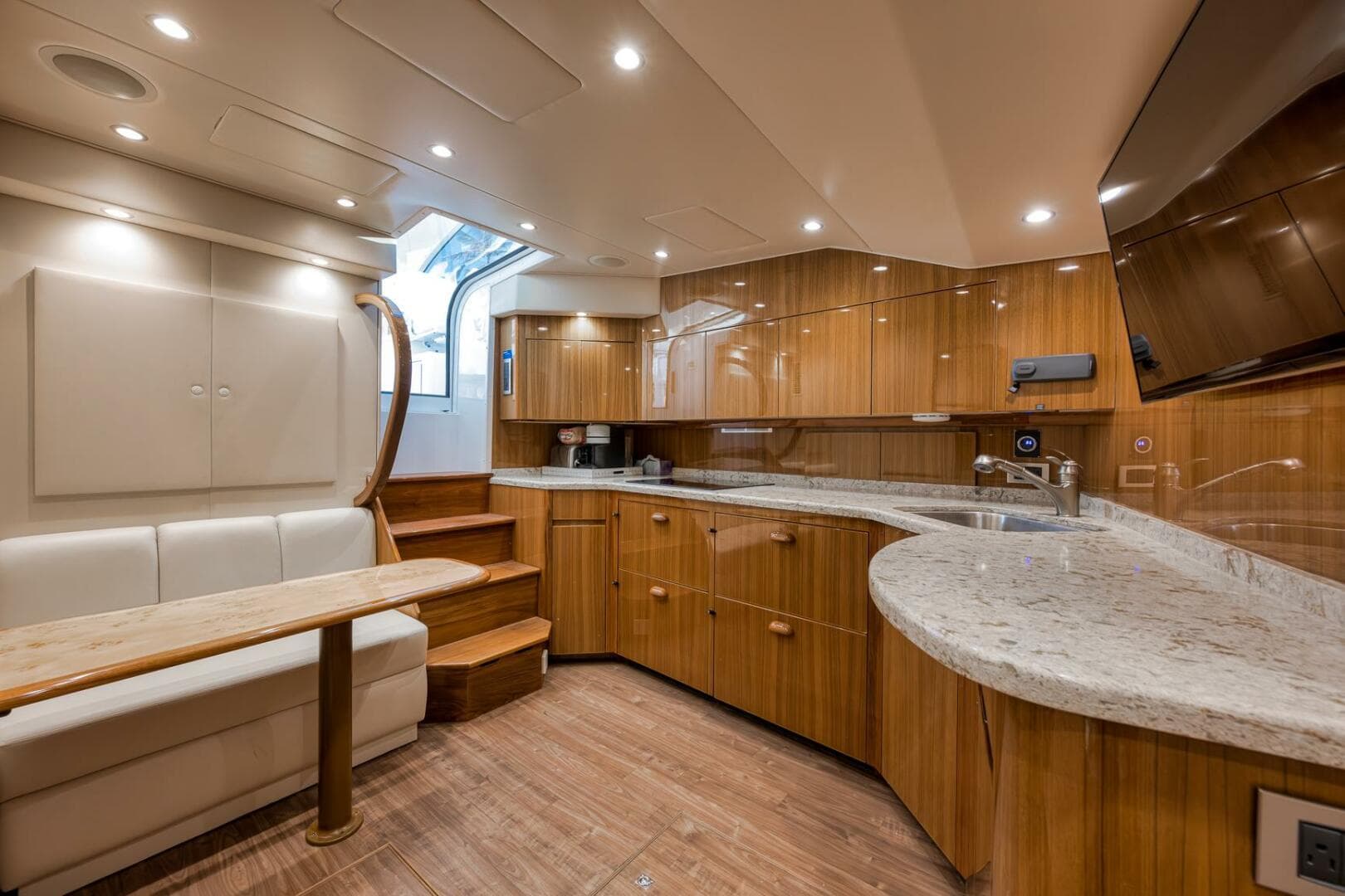 2015 Viking 52 Sport Coupe — photo 54