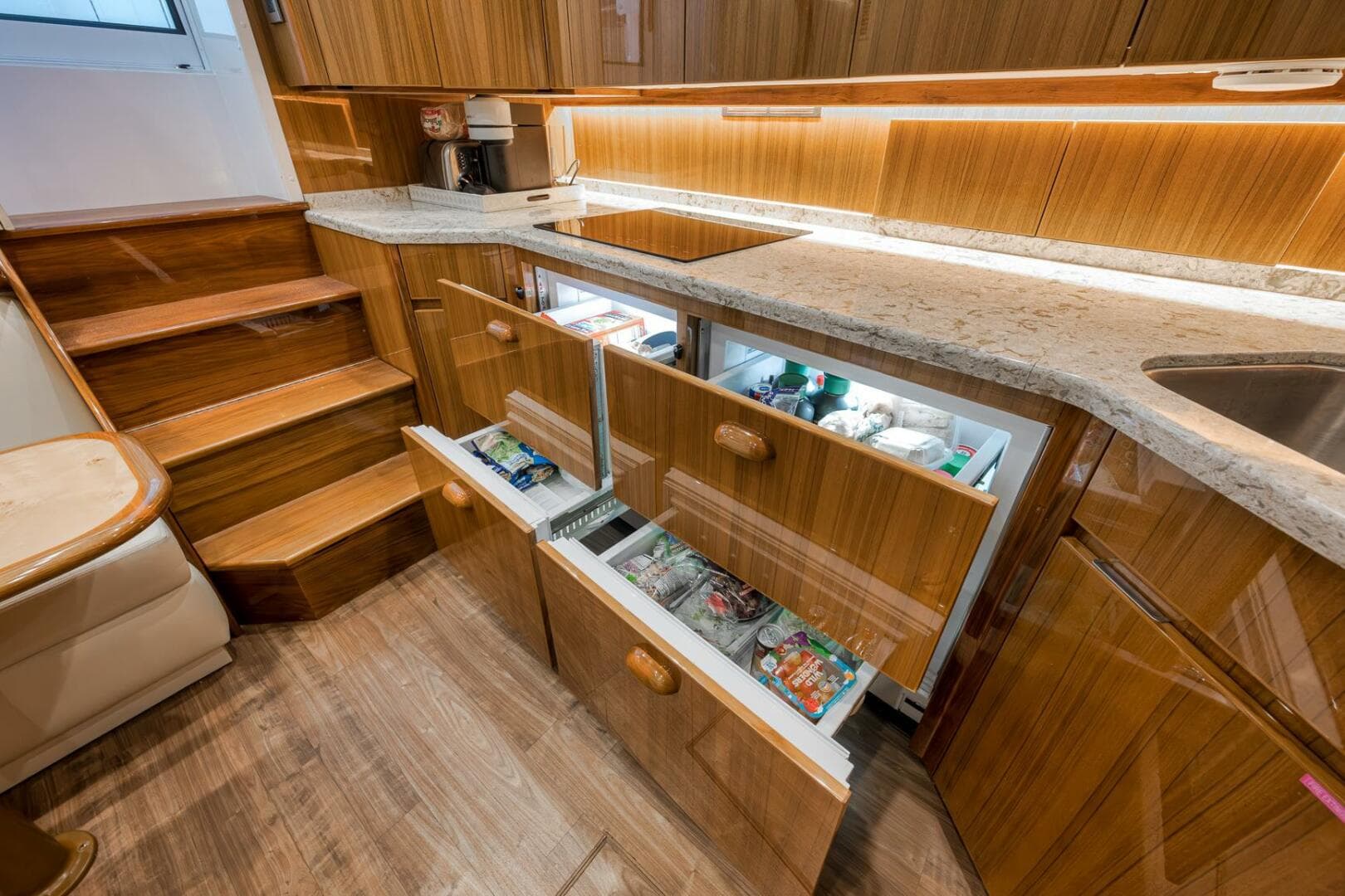 2015 Viking 52 Sport Coupe — photo 57