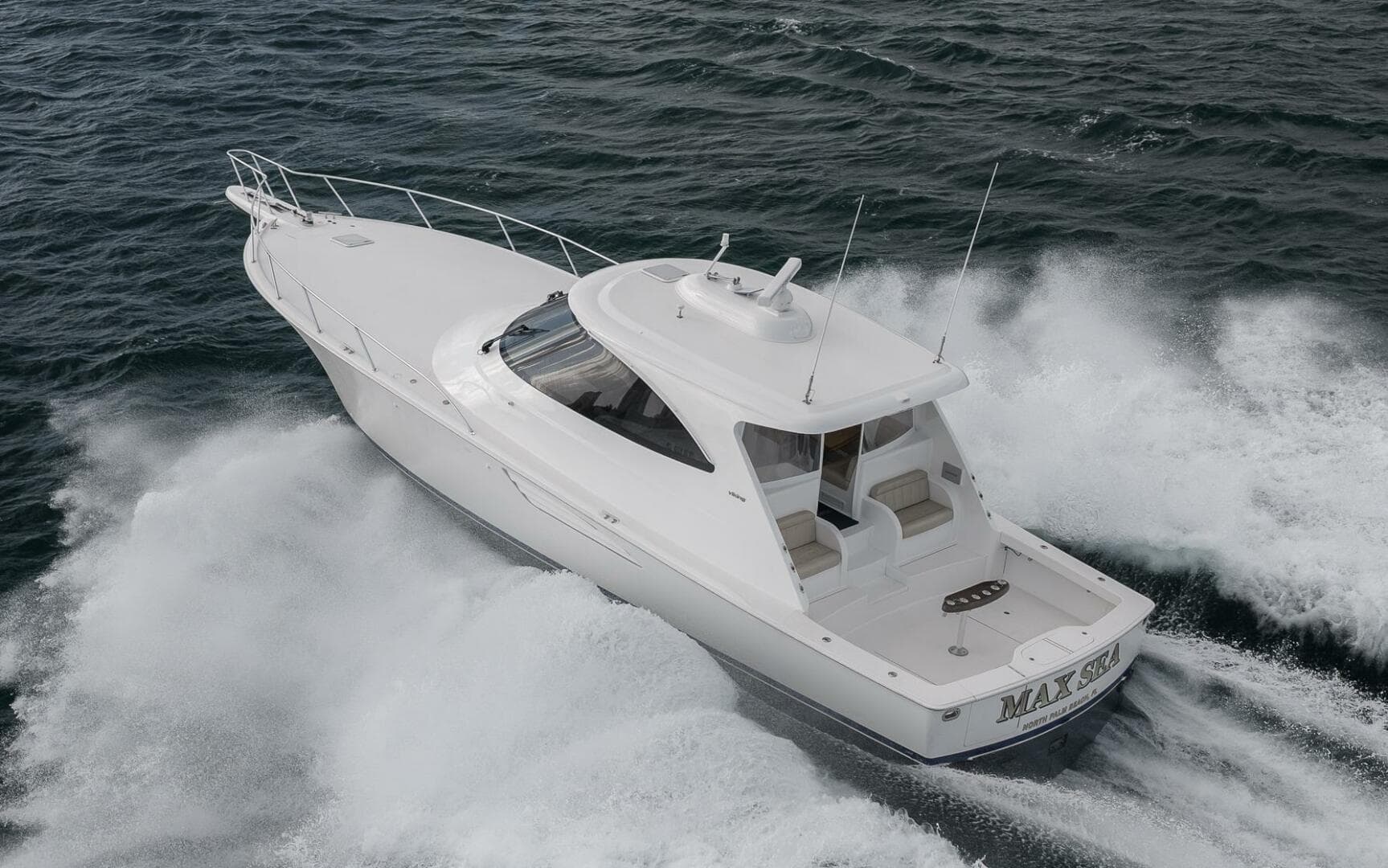 2015 Viking 52 Sport Coupe — photo 11