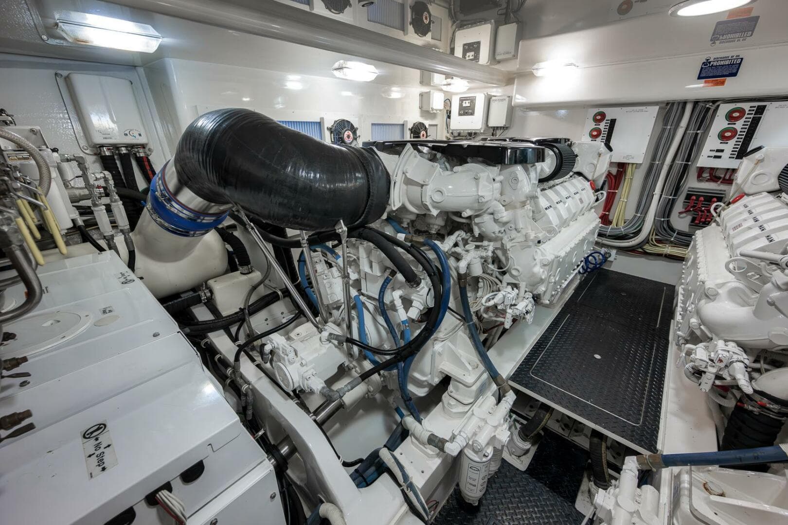 2015 Viking 52 Sport Coupe — photo 71