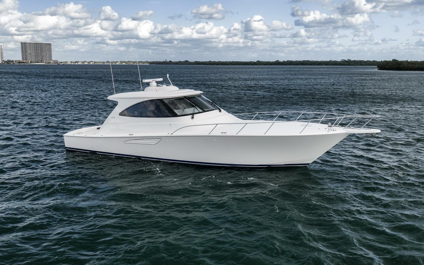 2015 Viking 52 Sport Coupe — photo 17
