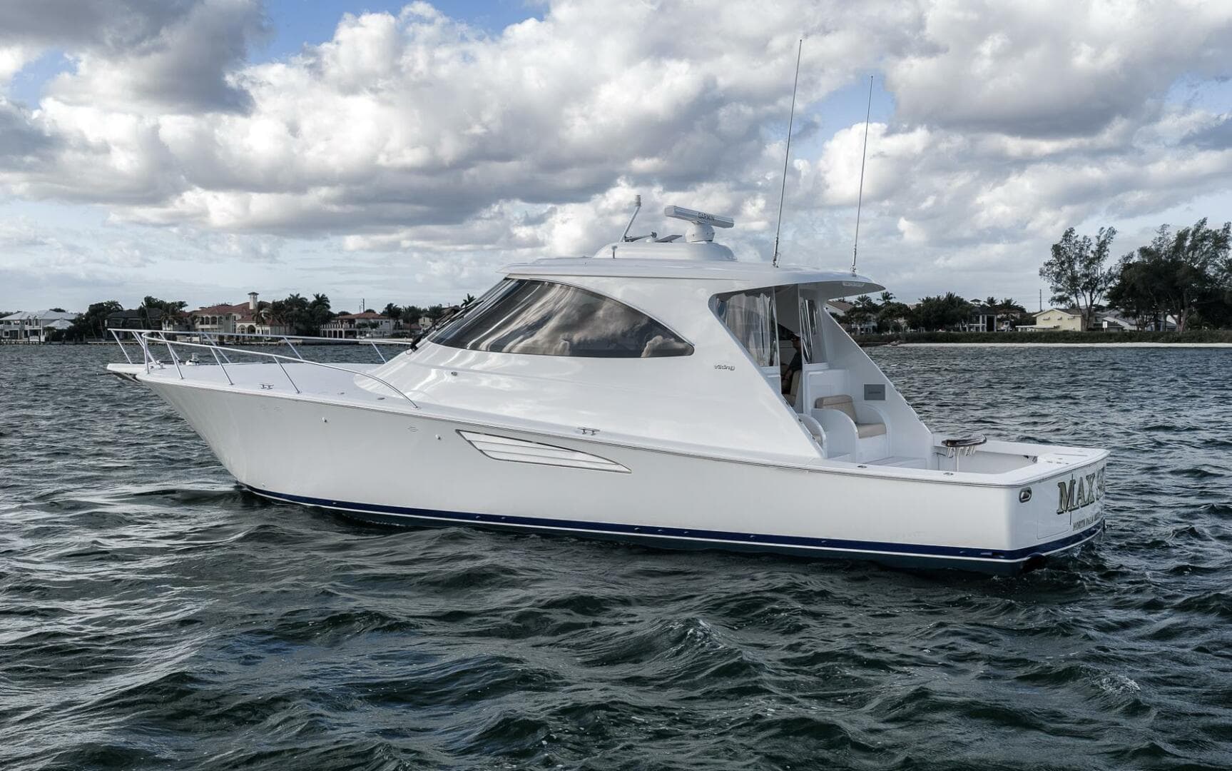 2015 Viking 52 Sport Coupe — photo 7