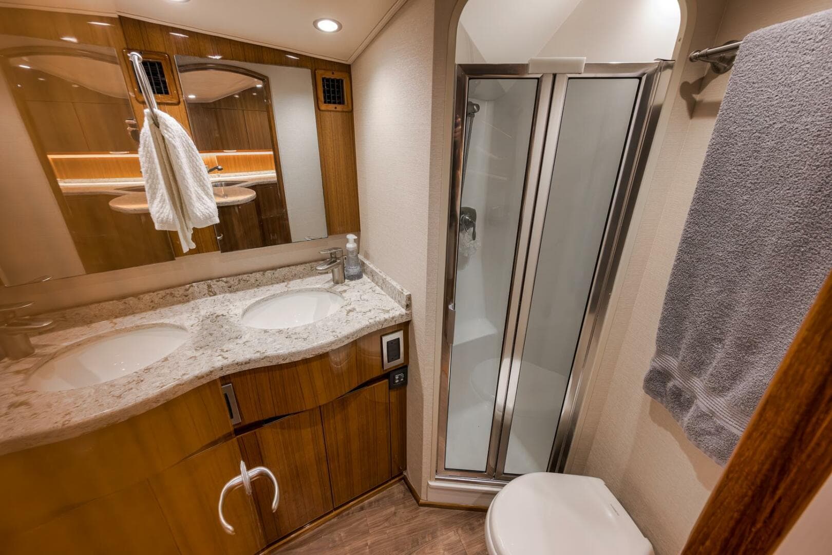 2015 Viking 52 Sport Coupe — photo 67