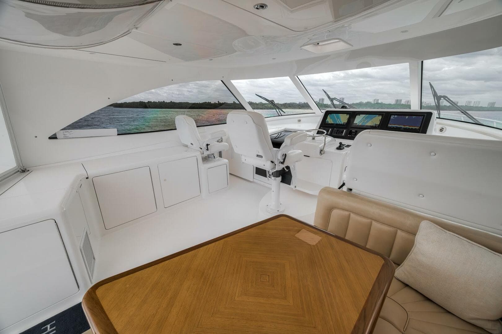 2015 Viking 52 Sport Coupe — photo 36