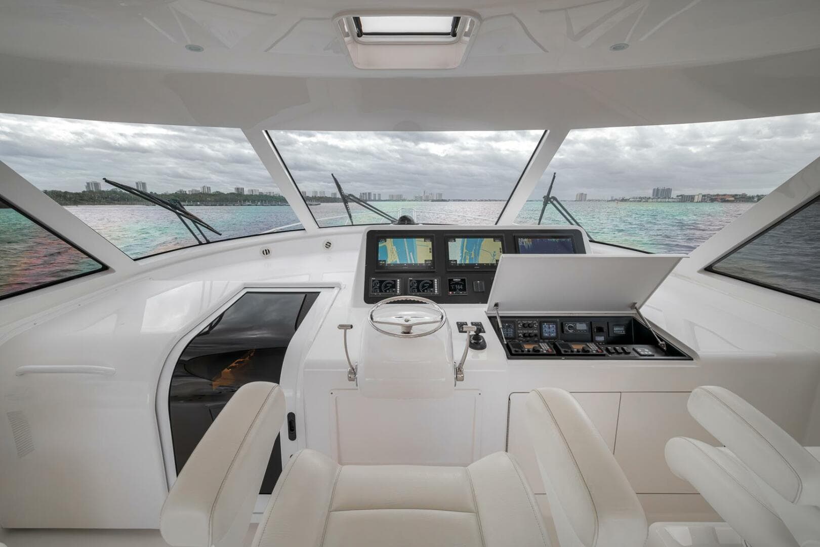 2015 Viking 52 Sport Coupe — photo 42