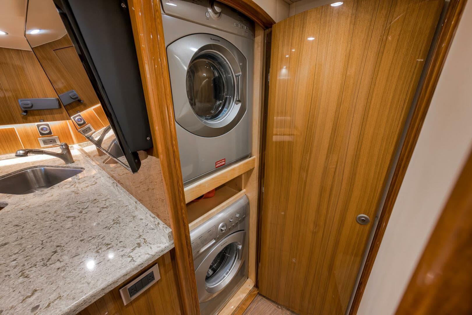 2015 Viking 52 Sport Coupe — photo 68