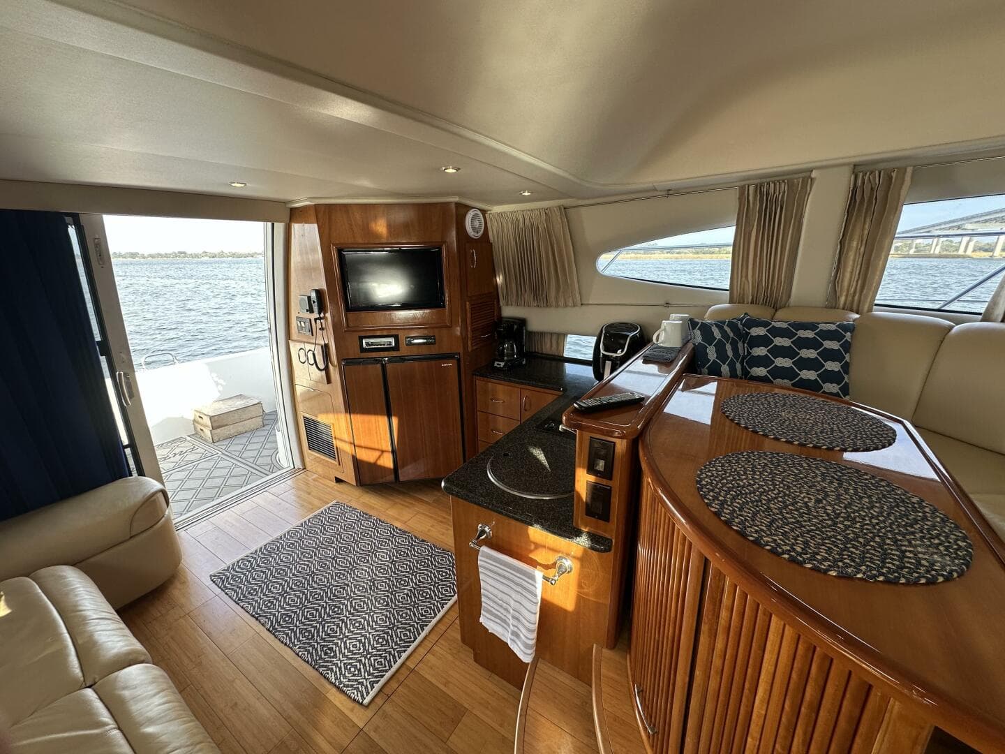 2005 Carver 36 SS — photo 30