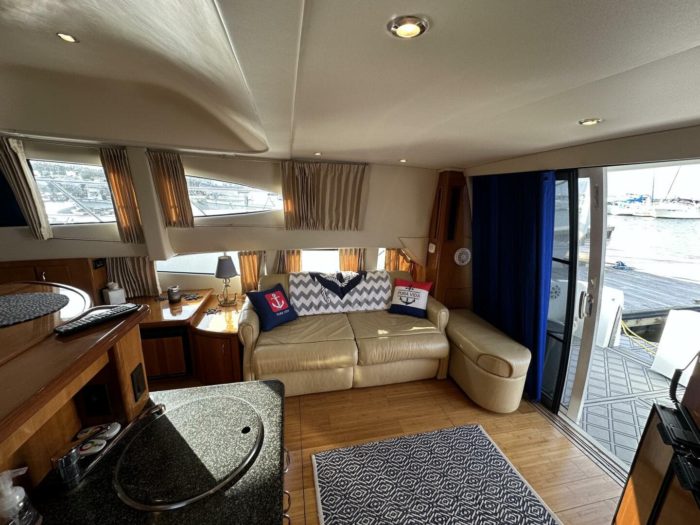 2005 Carver 36 SS — photo 26