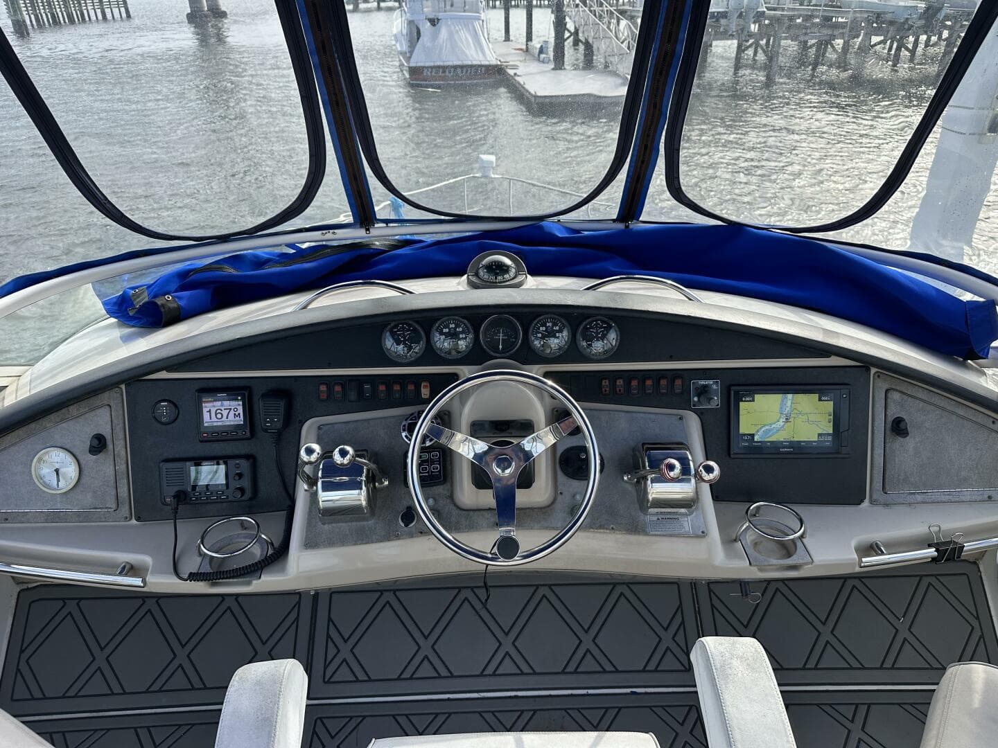 2005 Carver 36 SS — photo 22