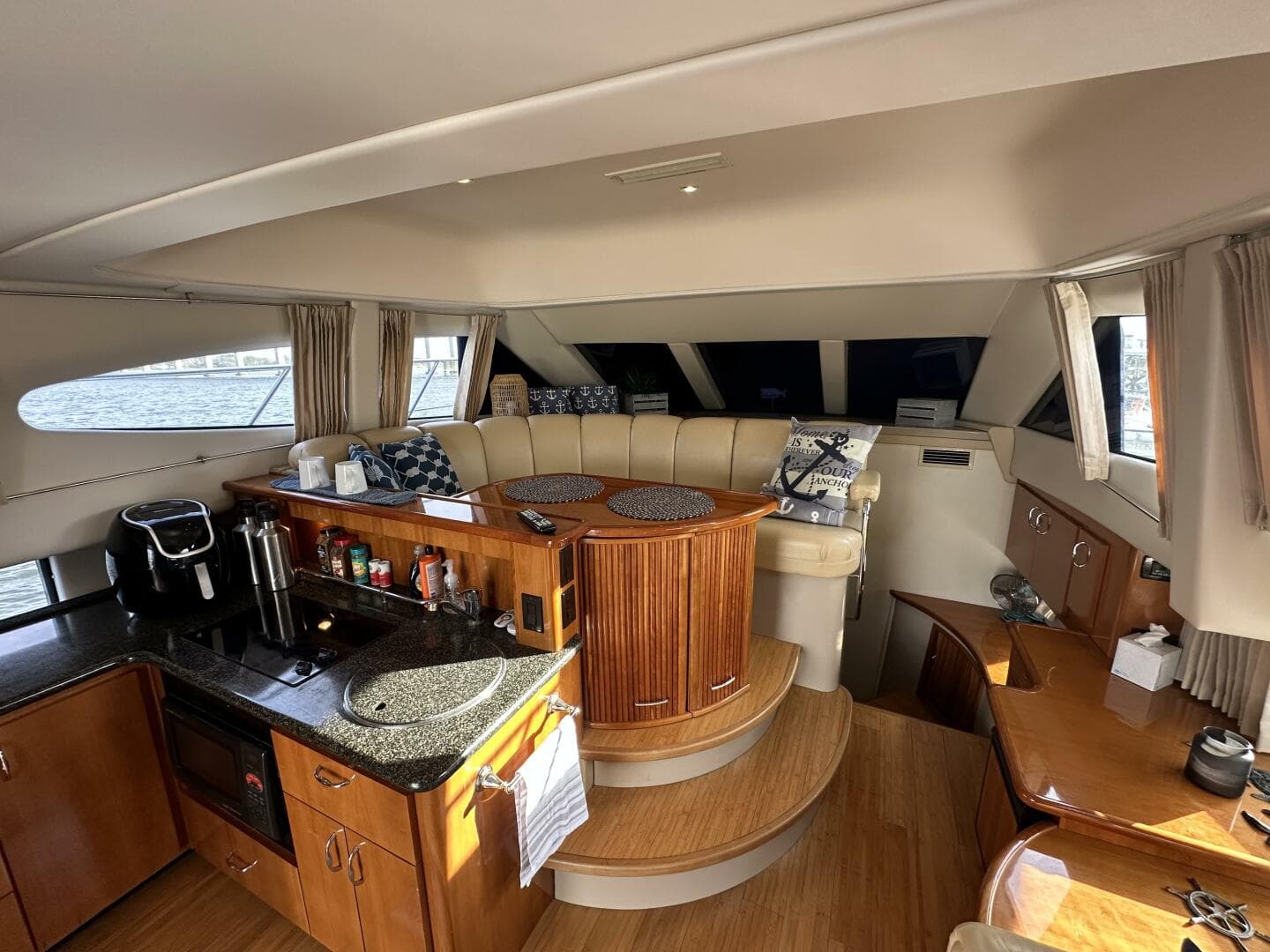 2005 Carver 36 SS — photo 28