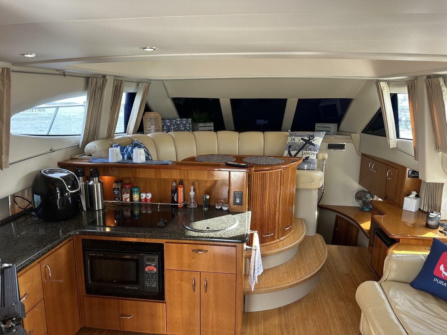 2005 Carver 36 SS — photo 25