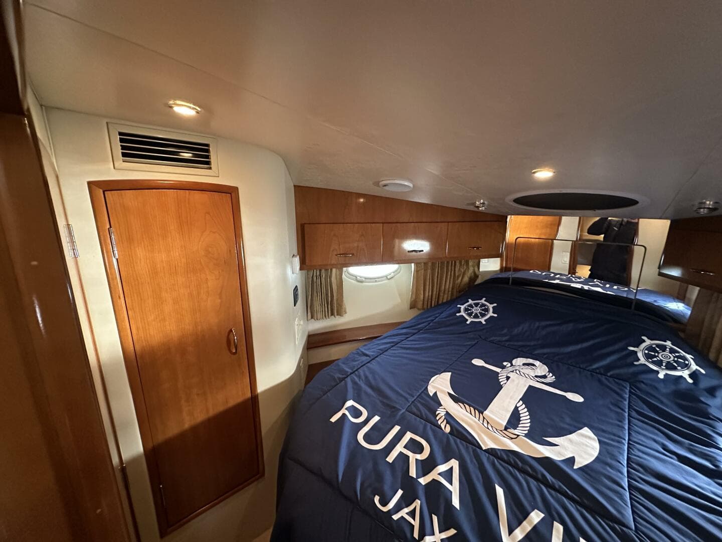 2005 Carver 36 SS — photo 42