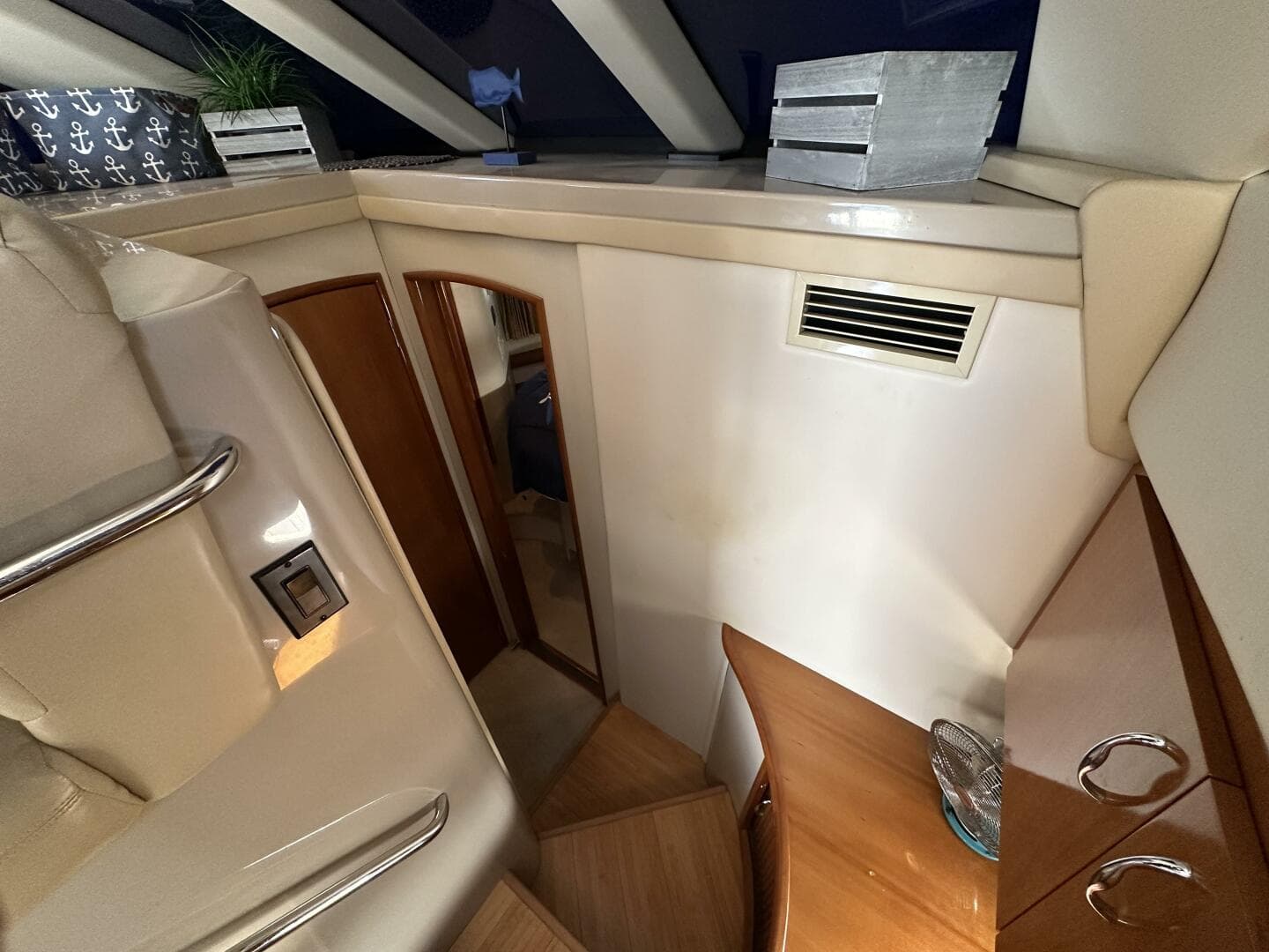 2005 Carver 36 SS — photo 38