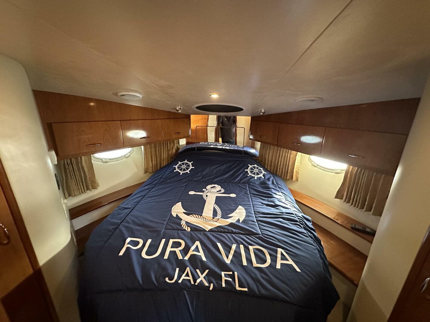 2005 Carver 36 SS — photo 40