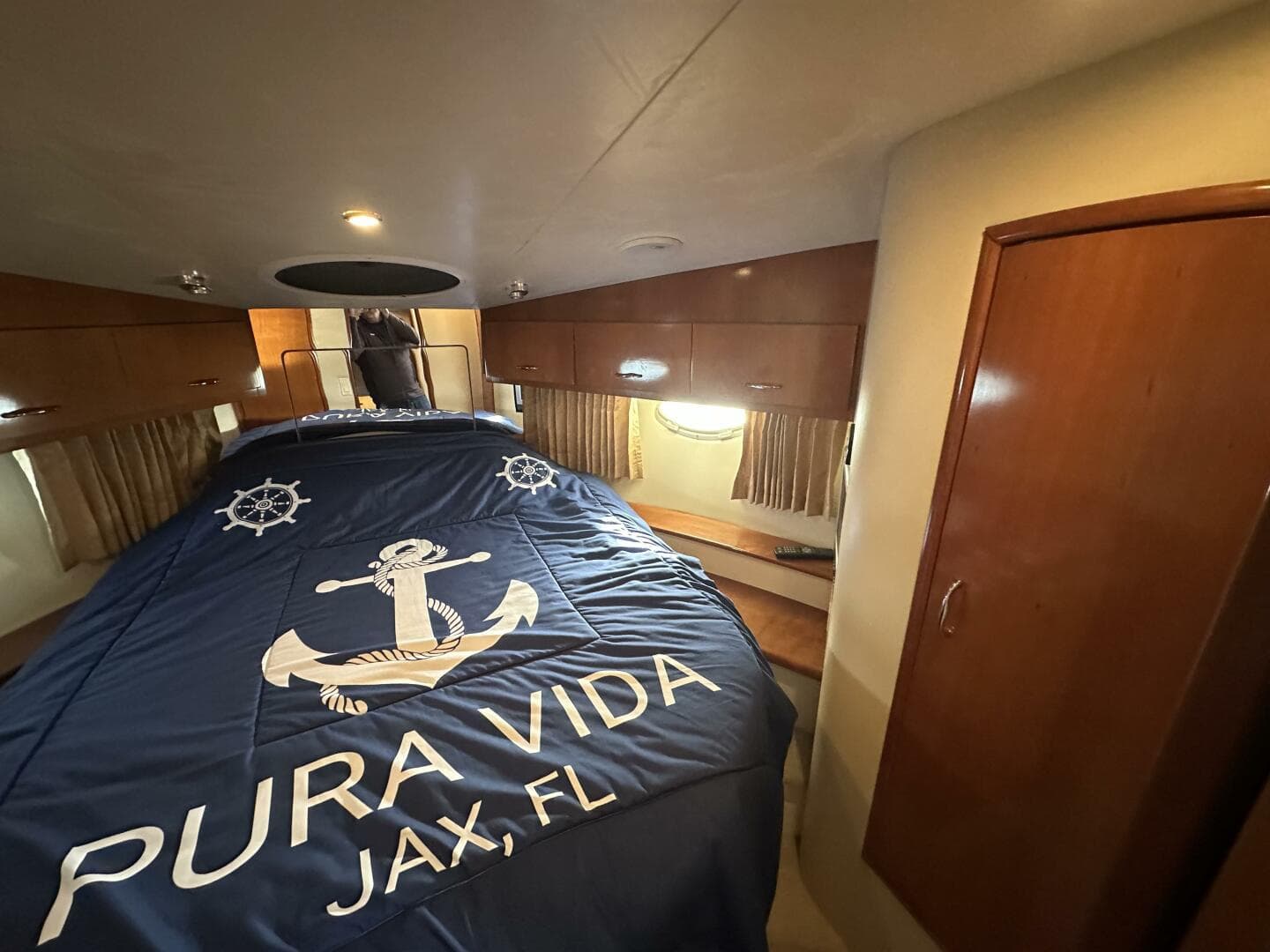 2005 Carver 36 SS — photo 41