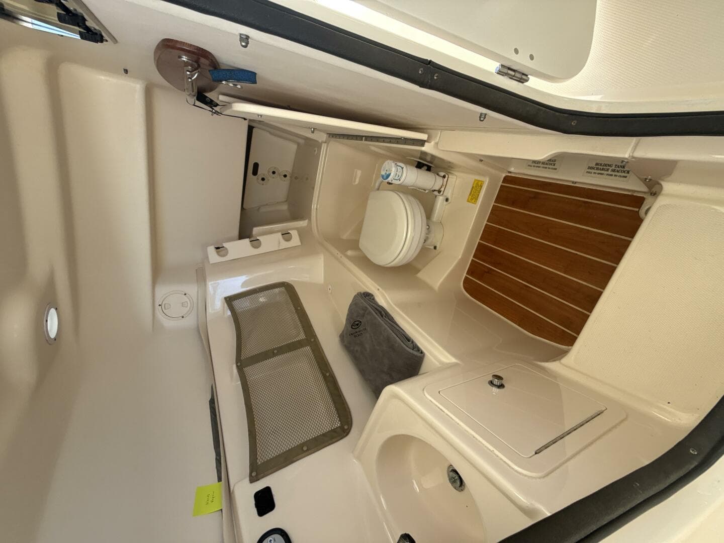 2016 Grady-White 307 Freedom — photo 29